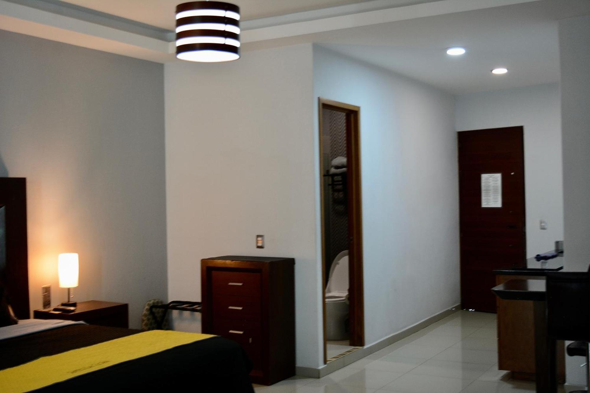 Suites La Gloria Alojamiento Independiente เตปาติตลัน เด โมเรลอส ภายนอก รูปภาพ