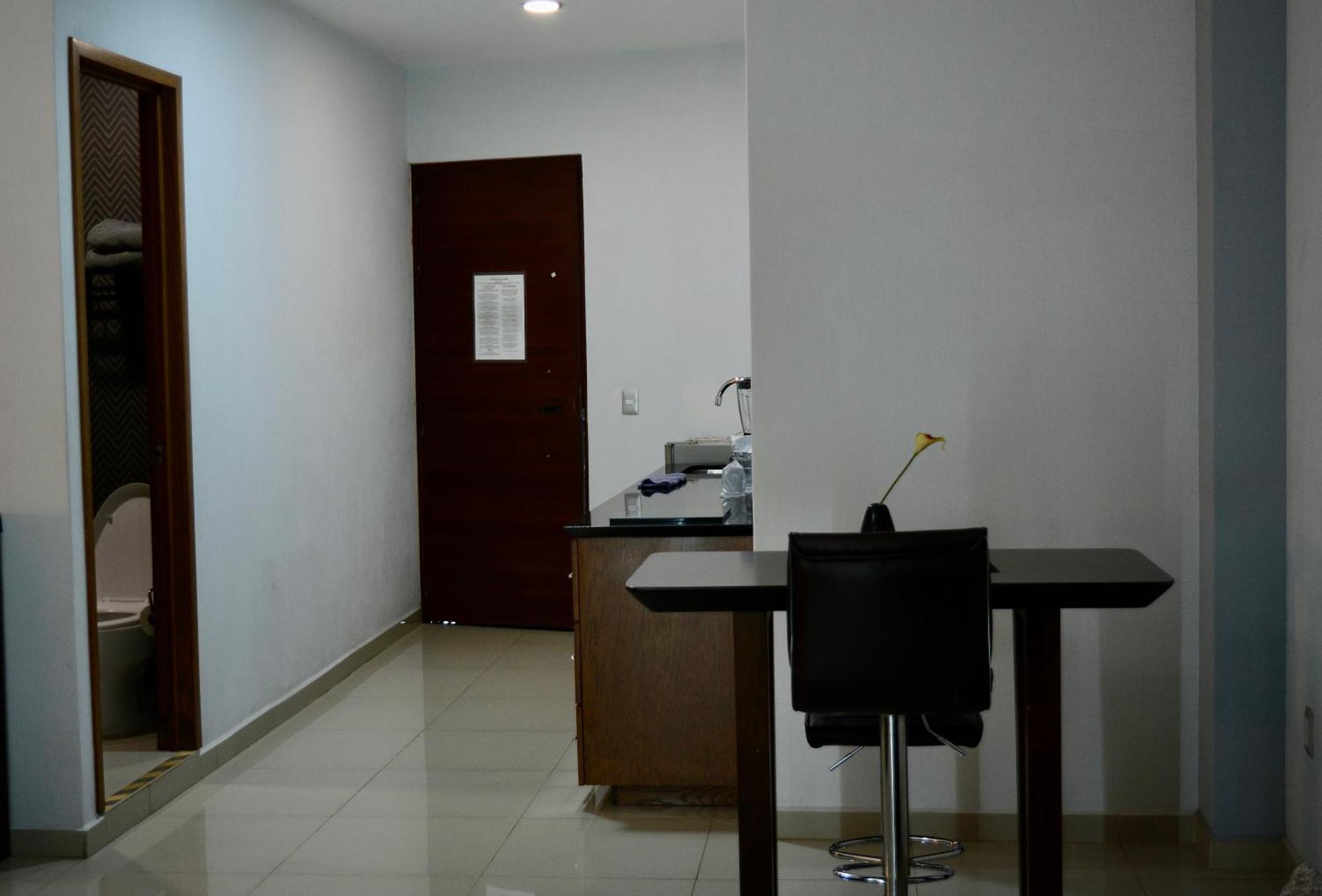 Suites La Gloria Alojamiento Independiente เตปาติตลัน เด โมเรลอส ภายนอก รูปภาพ