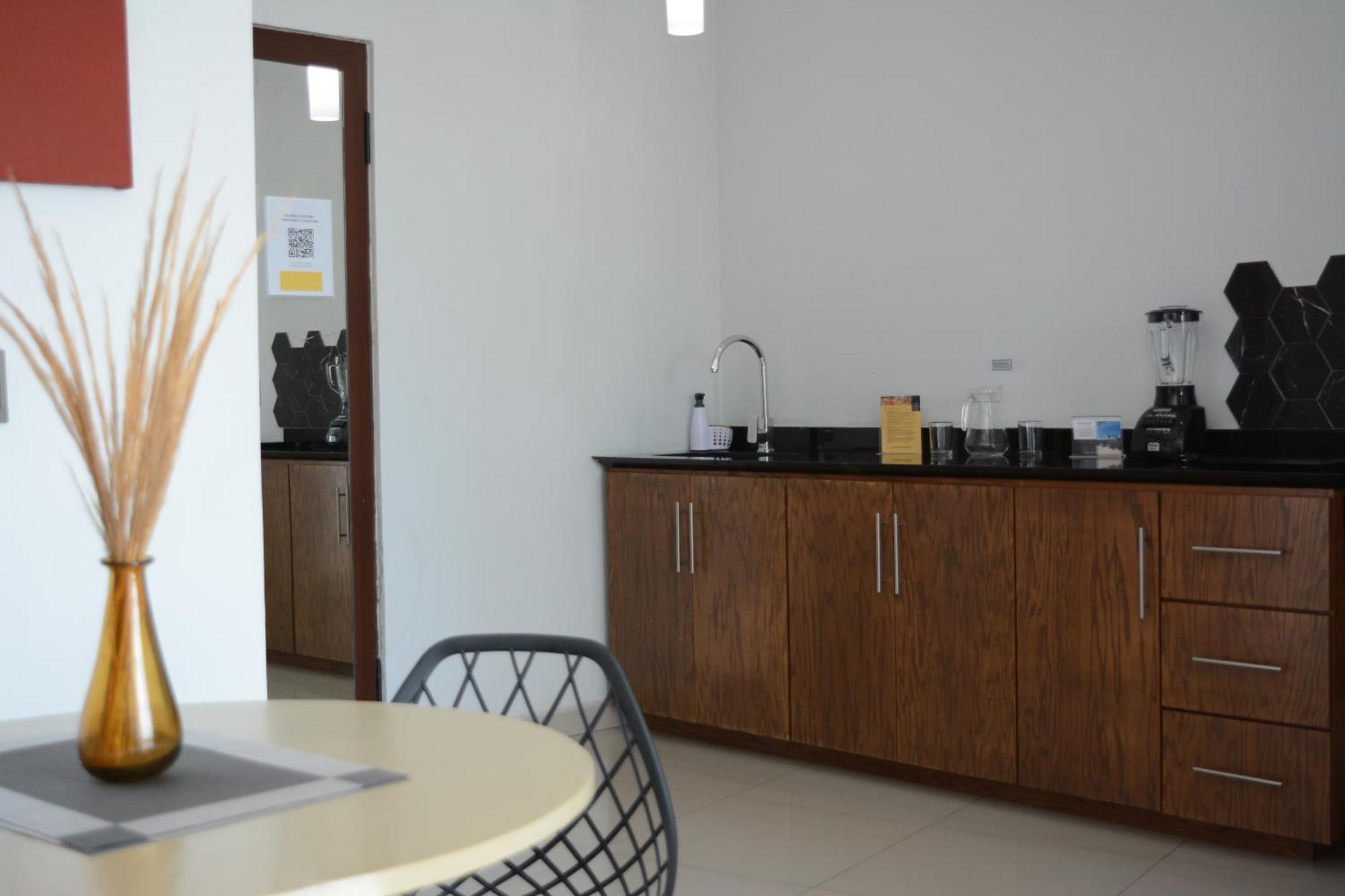 Suites La Gloria Alojamiento Independiente เตปาติตลัน เด โมเรลอส ภายนอก รูปภาพ