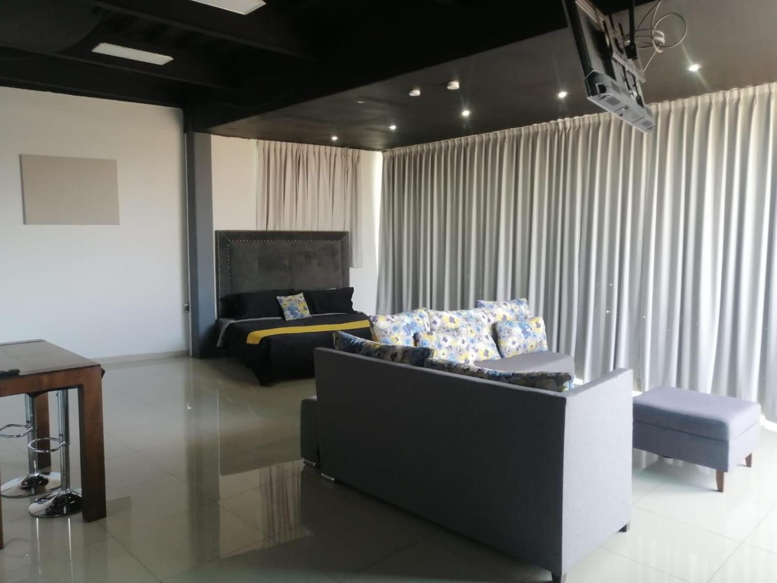Suites La Gloria Alojamiento Independiente เตปาติตลัน เด โมเรลอส ภายนอก รูปภาพ